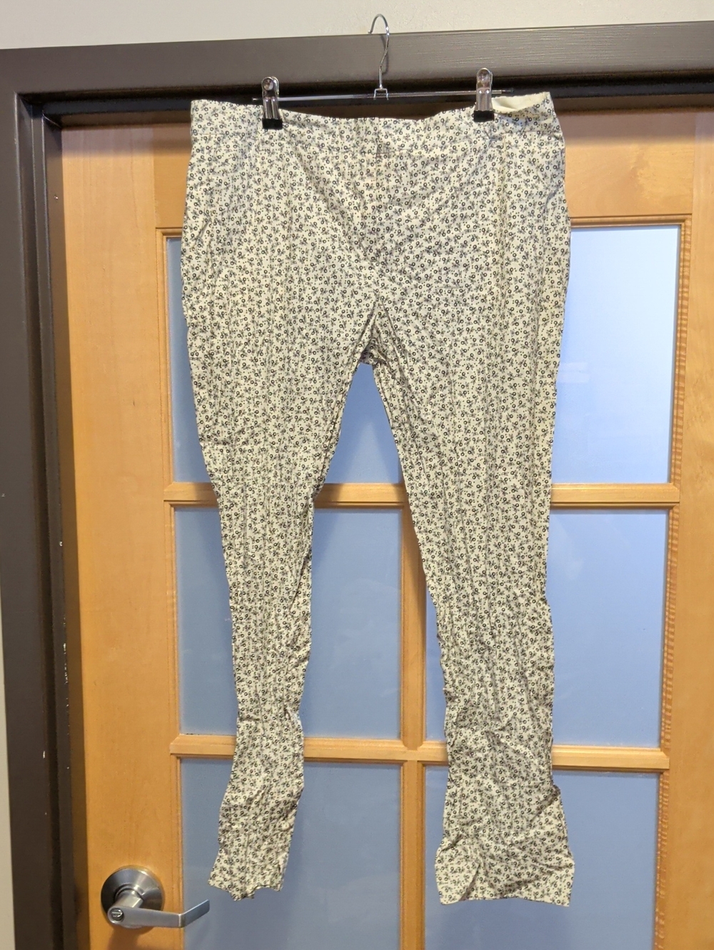 Aspesi White Pants with Black Floral Lining